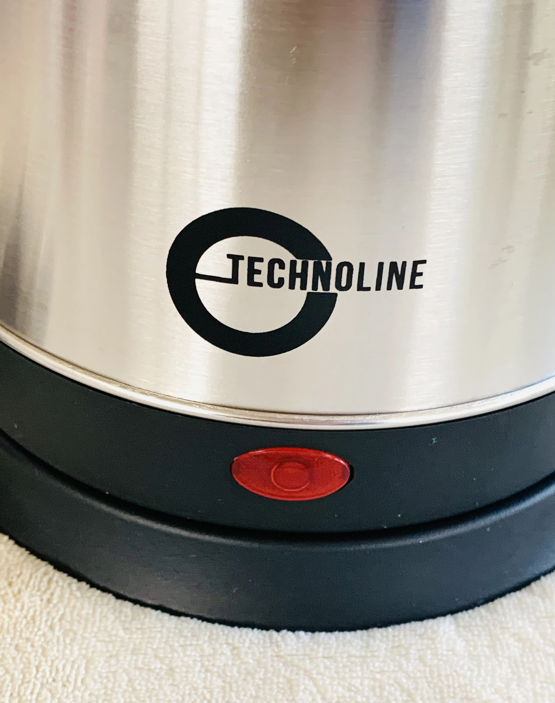 1.8 Litre Technoline Electric Kettle – photo 2